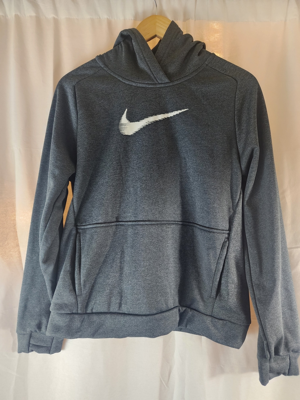 Nike NWT Therma-FIT Kids Pullover Hoodie Gray XL Fleece Poly Hooded Pockets Logo